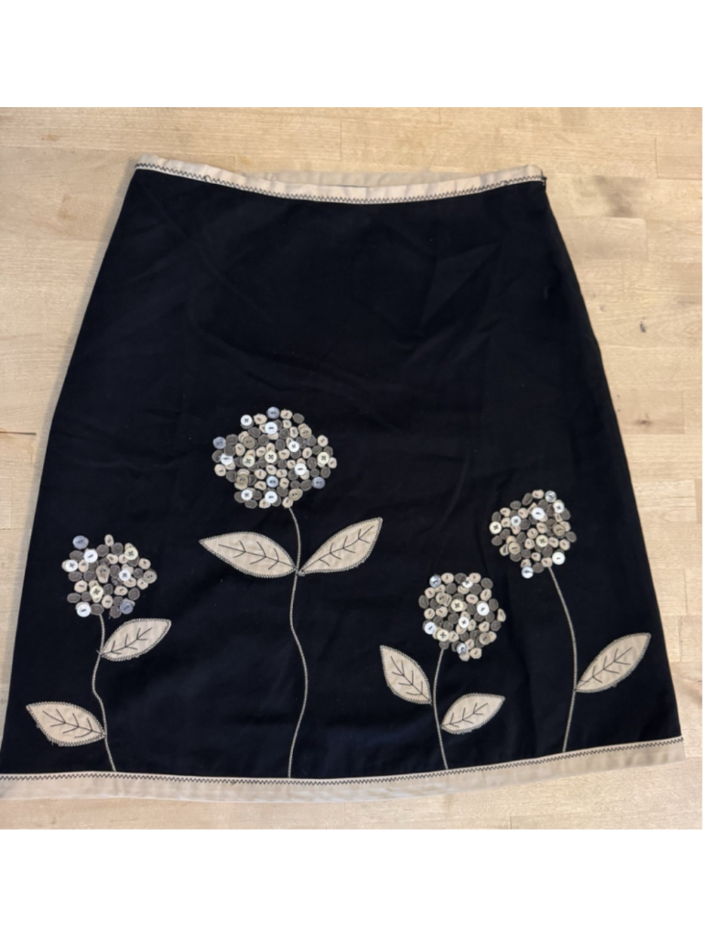 Boden Black Khaki Floral Appliqué Bead A-Line Skirt Sz 12 Cotton